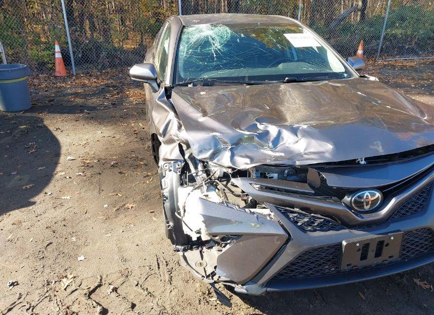 Photo 6 of 2019 Toyota Camry SE (VIN 4T1B11HK9KU691411)