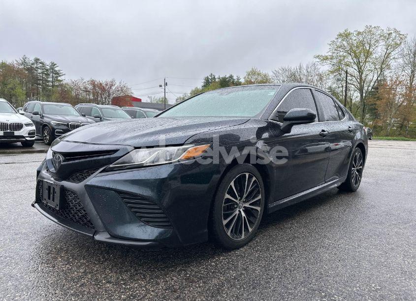 Photo 2 of 2019 Toyota Camry L/LE/XLE/SE/XSE (VIN 4T1B11HK9KU691893)