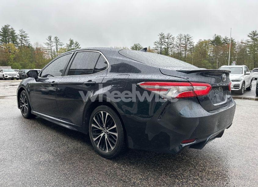Photo 3 of 2019 Toyota Camry L/LE/XLE/SE/XSE (VIN 4T1B11HK9KU691893)