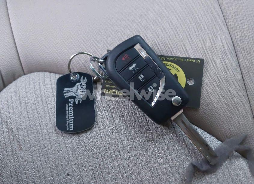 Photo 11 of 2019 Toyota Camry LE (VIN 4T1B11HK9KU692252)