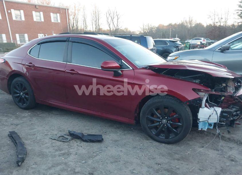 Photo 13 of 2019 Toyota Camry LE (VIN 4T1B11HK9KU692252)