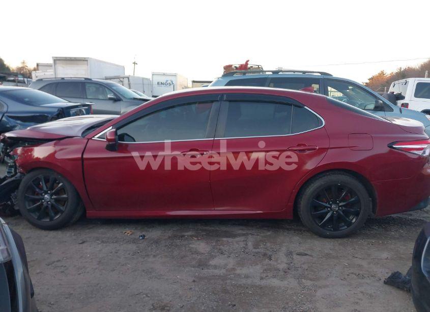 Photo 14 of 2019 Toyota Camry LE (VIN 4T1B11HK9KU692252)