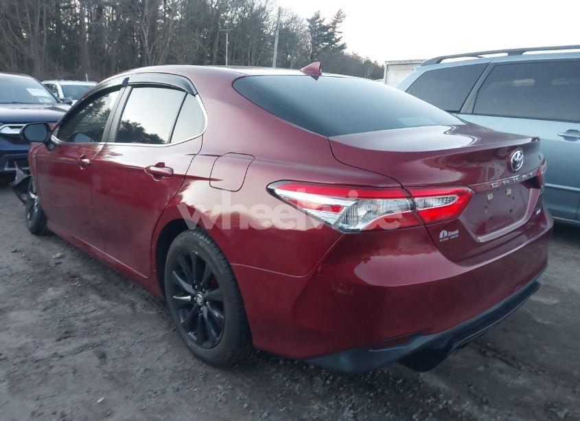 Photo 3 of 2019 Toyota Camry LE (VIN 4T1B11HK9KU692252)