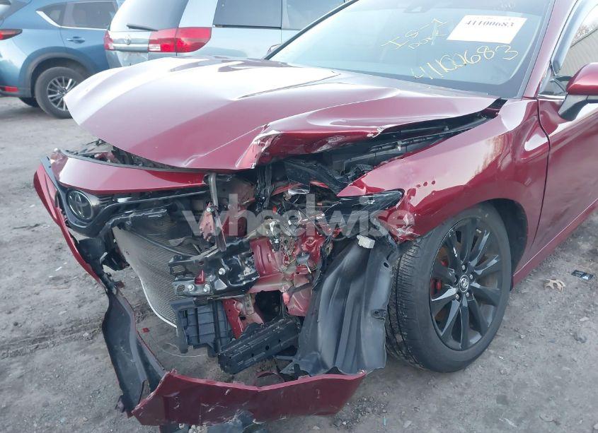 Photo 6 of 2019 Toyota Camry LE (VIN 4T1B11HK9KU692252)