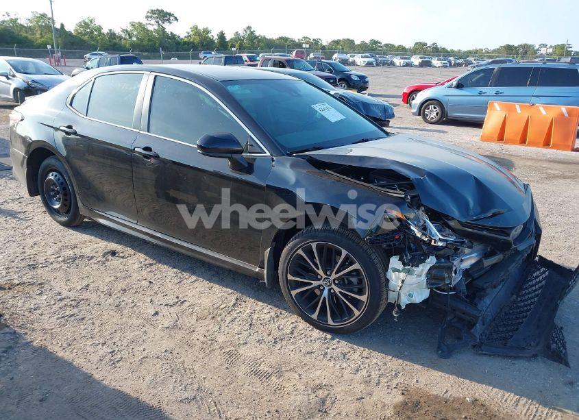 2019 Toyota Camry L/LE/SE/XLE (VIN 4T1B11HK9KU694938) main photo