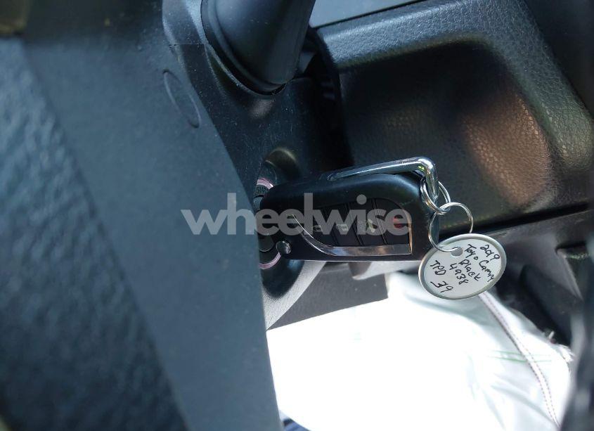 Photo 11 of 2019 Toyota Camry L/LE/SE/XLE (VIN 4T1B11HK9KU694938)