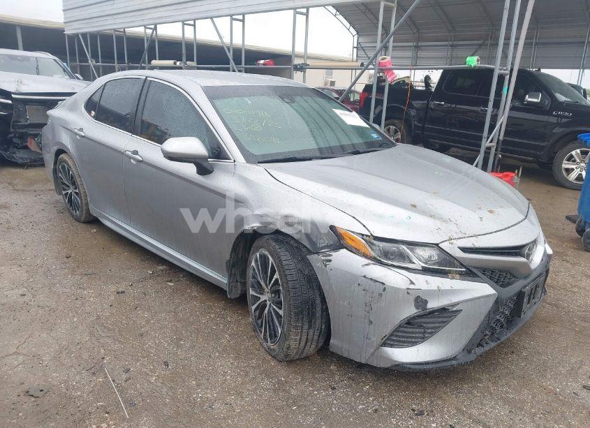 2019 Toyota Camry SE (VIN 4T1B11HK9KU698049) main photo