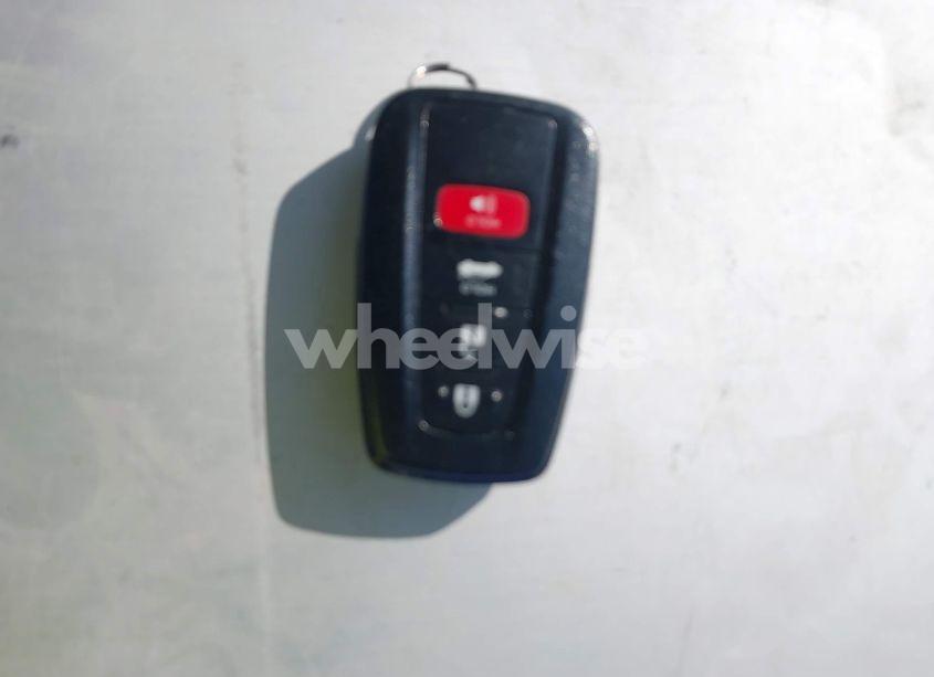 Photo 11 of 2019 Toyota Camry SE (VIN 4T1B11HK9KU698049)