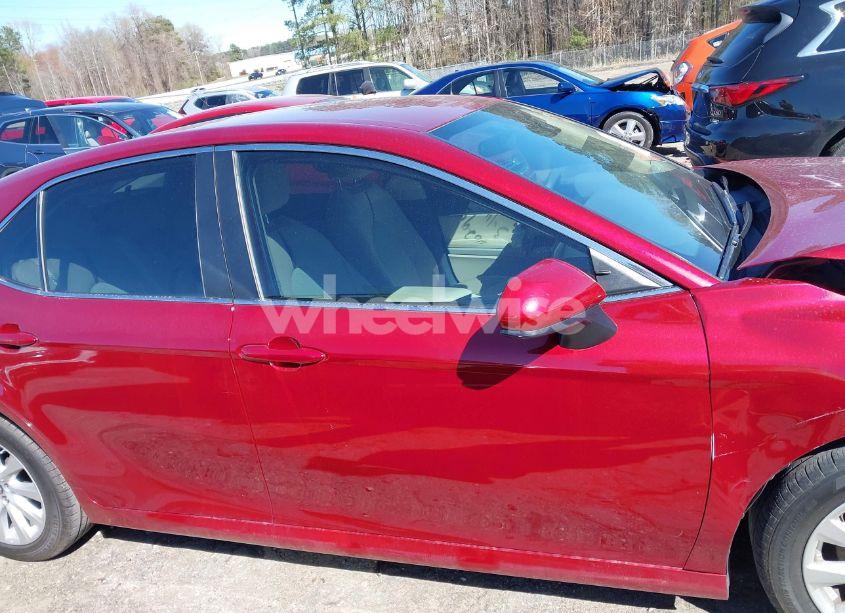 Photo 13 of 2019 Toyota Camry LE (VIN 4T1B11HK9KU708126)