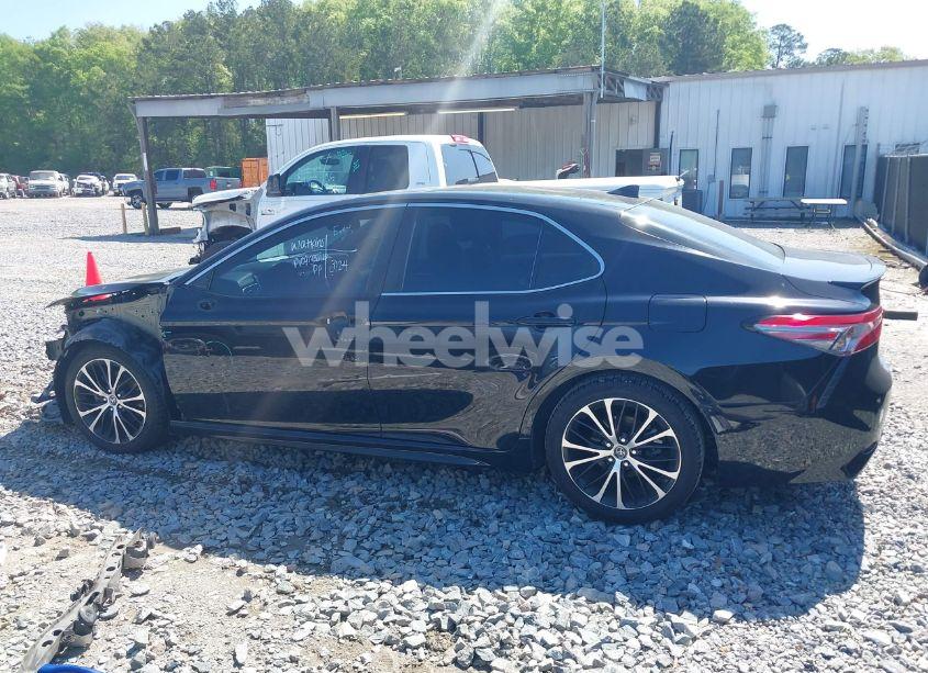 Photo 15 of 2019 Toyota Camry SE (VIN 4T1B11HK9KU713259)