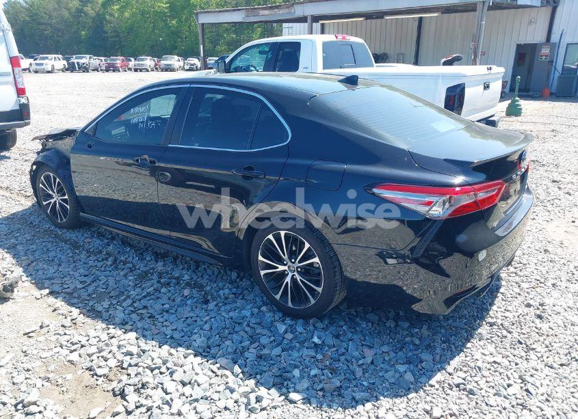 Photo 3 of 2019 Toyota Camry SE (VIN 4T1B11HK9KU713259)