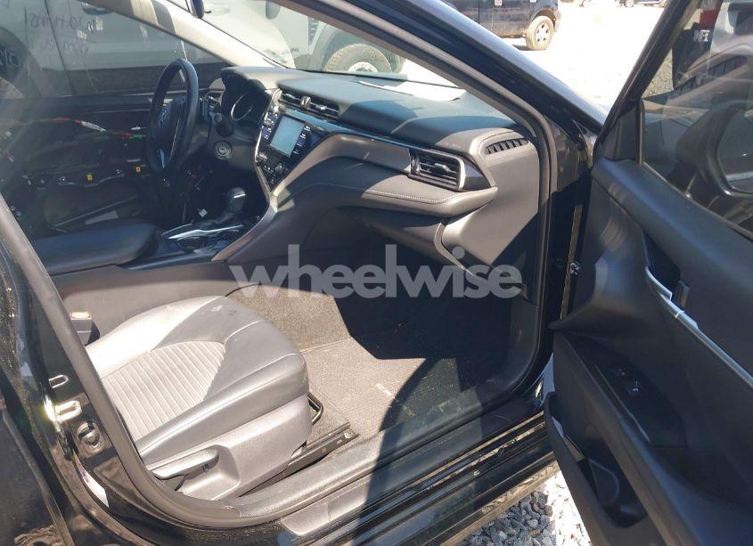 Photo 5 of 2019 Toyota Camry SE (VIN 4T1B11HK9KU713259)