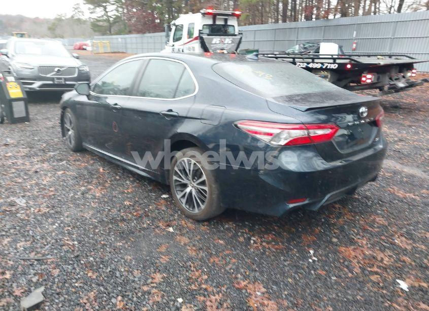 Photo 3 of 2019 Toyota Camry SE (VIN 4T1B11HK9KU719496)