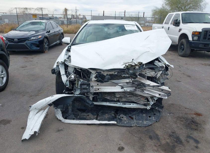 Photo 13 of 2019 Toyota Camry LE (VIN 4T1B11HK9KU730532)