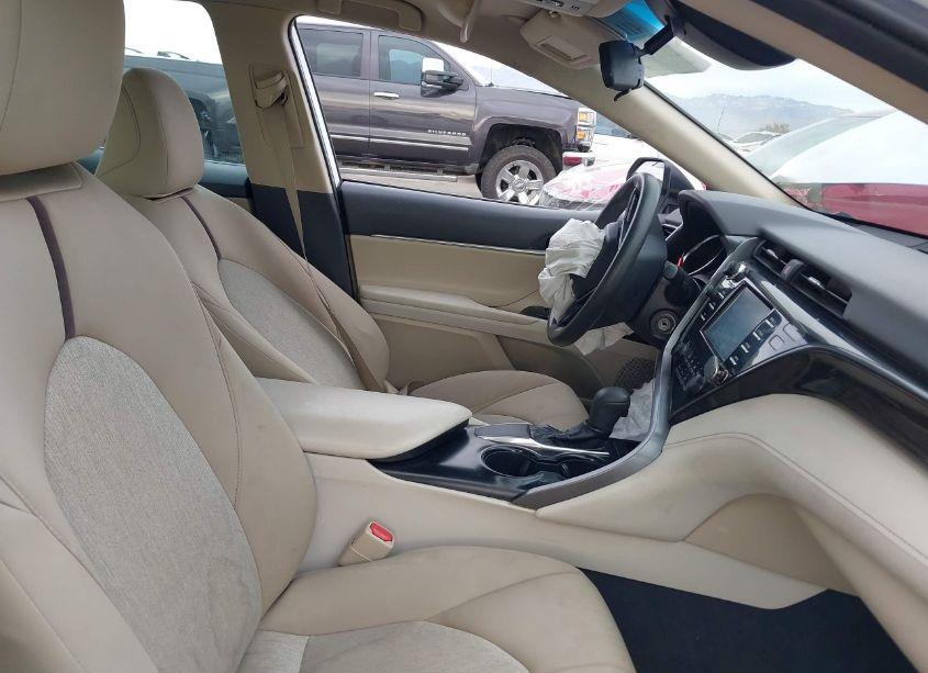 Photo 5 of 2019 Toyota Camry LE (VIN 4T1B11HK9KU730532)