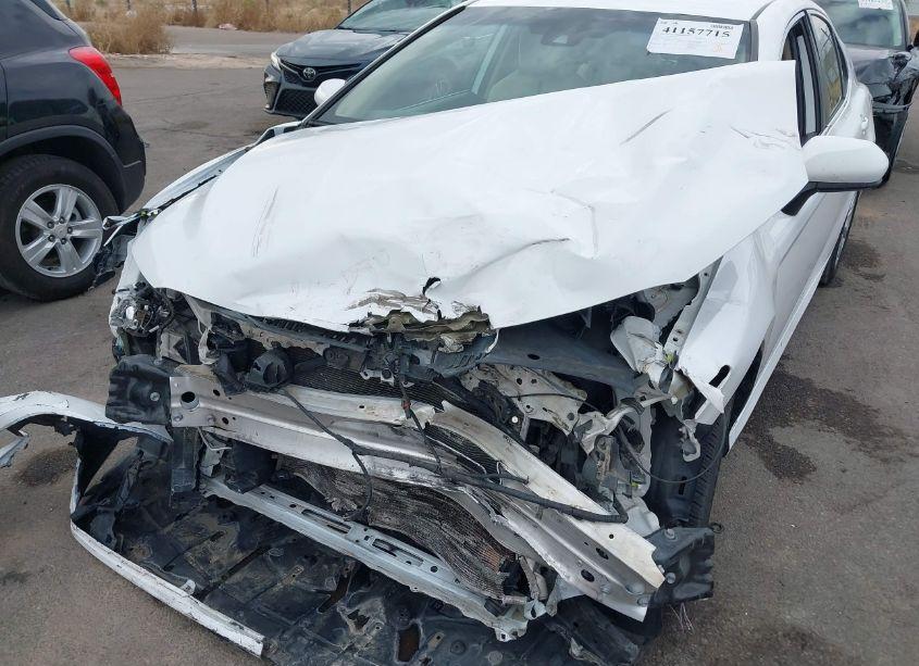 Photo 6 of 2019 Toyota Camry LE (VIN 4T1B11HK9KU730532)