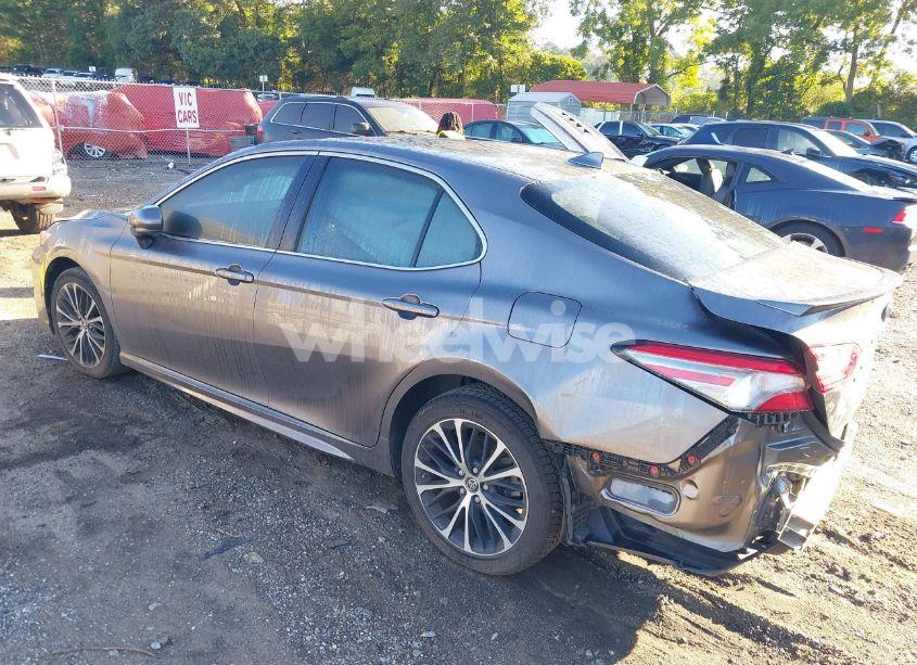 Photo 3 of 2019 Toyota Camry SE (VIN 4T1B11HK9KU740204)
