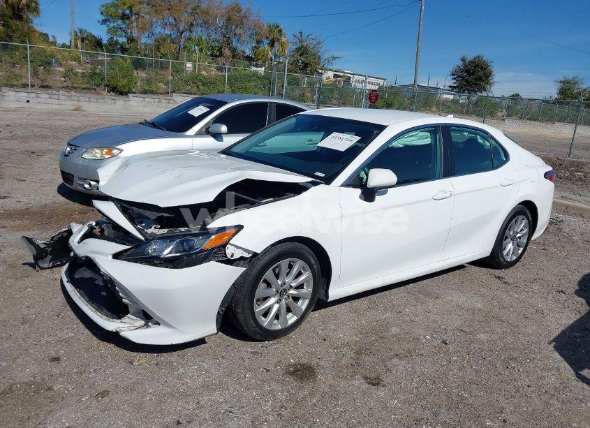 Photo 2 of 2019 Toyota Camry LE (VIN 4T1B11HK9KU758766)