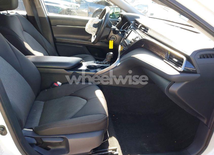 Photo 5 of 2019 Toyota Camry LE (VIN 4T1B11HK9KU758766)