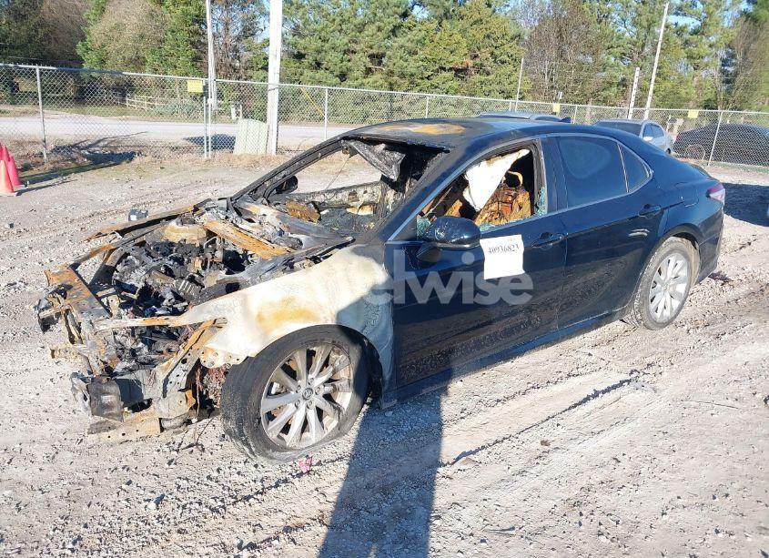 Photo 2 of 2019 Toyota Camry LE (VIN 4T1B11HK9KU764504)