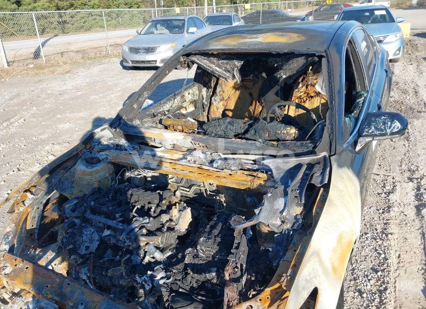 Photo 6 of 2019 Toyota Camry LE (VIN 4T1B11HK9KU764504)