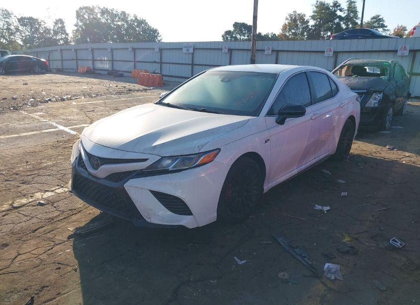 Photo 2 of 2019 Toyota Camry SE (VIN 4T1B11HK9KU766690)