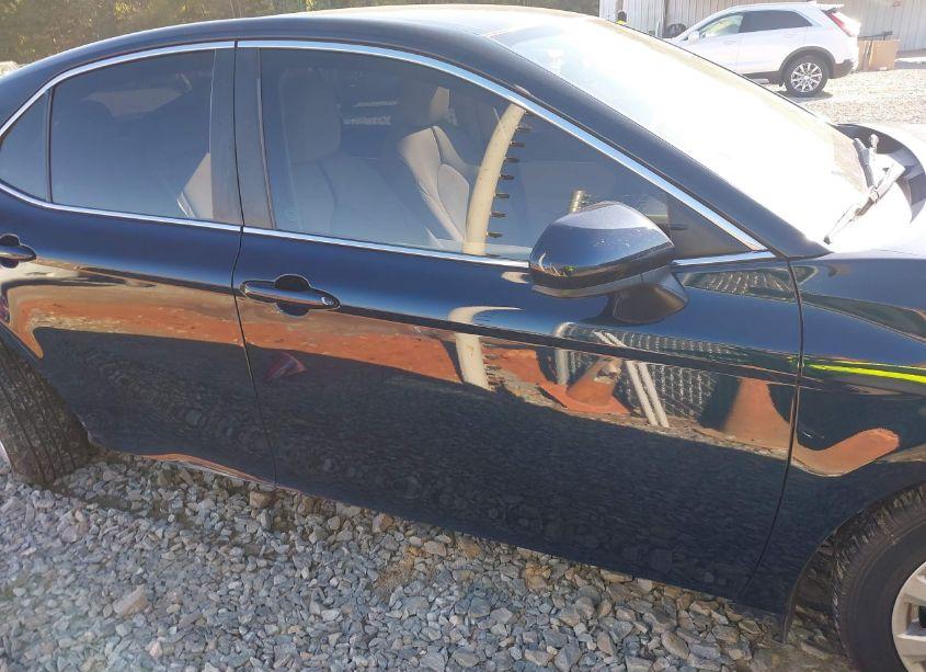 Photo 14 of 2019 Toyota Camry LE (VIN 4T1B11HK9KU775888)