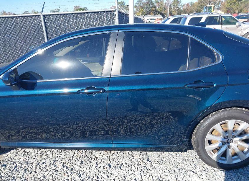 Photo 15 of 2019 Toyota Camry LE (VIN 4T1B11HK9KU775888)