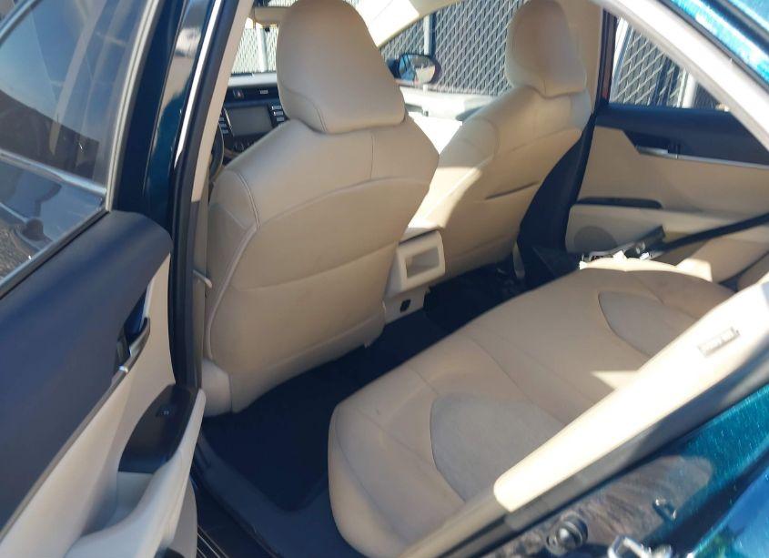 Photo 8 of 2019 Toyota Camry LE (VIN 4T1B11HK9KU775888)