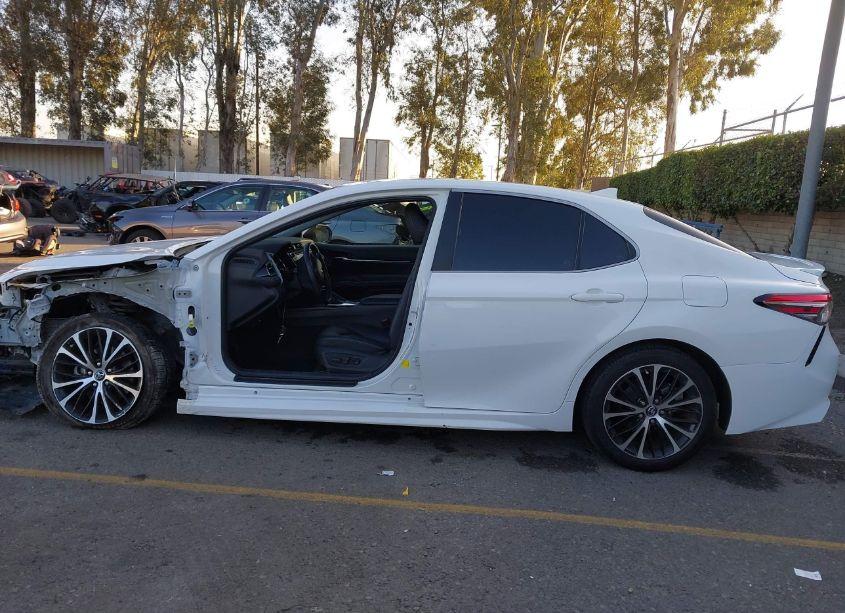 Photo 15 of 2019 Toyota Camry SE (VIN 4T1B11HK9KU800367)