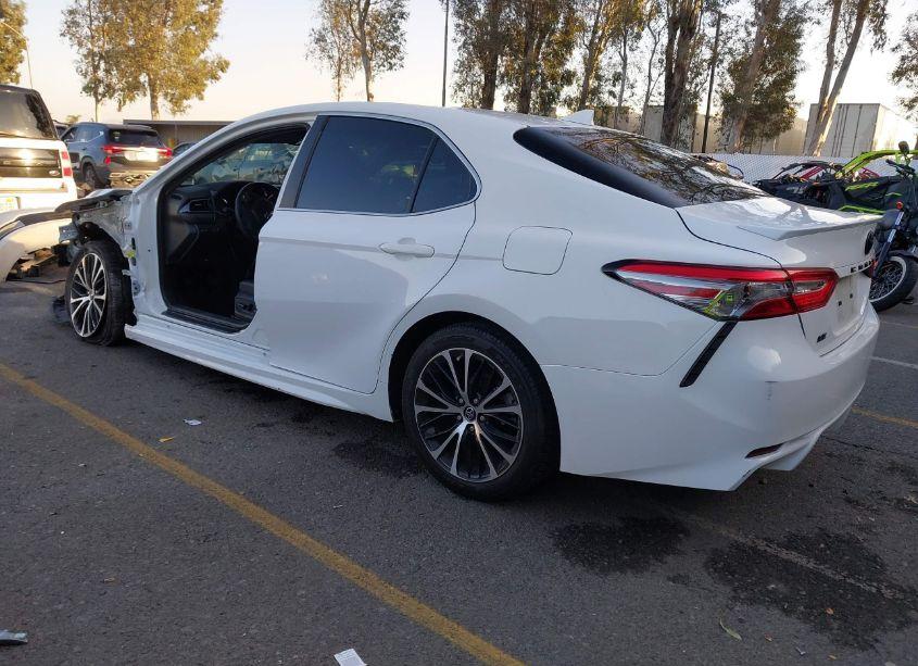 Photo 3 of 2019 Toyota Camry SE (VIN 4T1B11HK9KU800367)