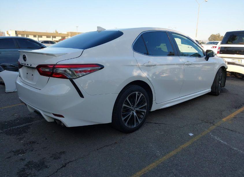 Photo 4 of 2019 Toyota Camry SE (VIN 4T1B11HK9KU800367)