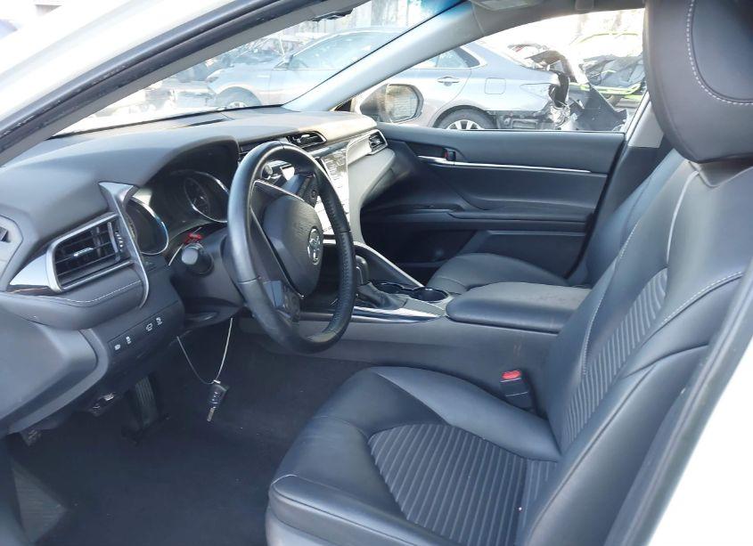 Photo 5 of 2019 Toyota Camry SE (VIN 4T1B11HK9KU800367)
