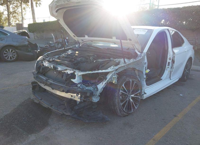 Photo 6 of 2019 Toyota Camry SE (VIN 4T1B11HK9KU800367)