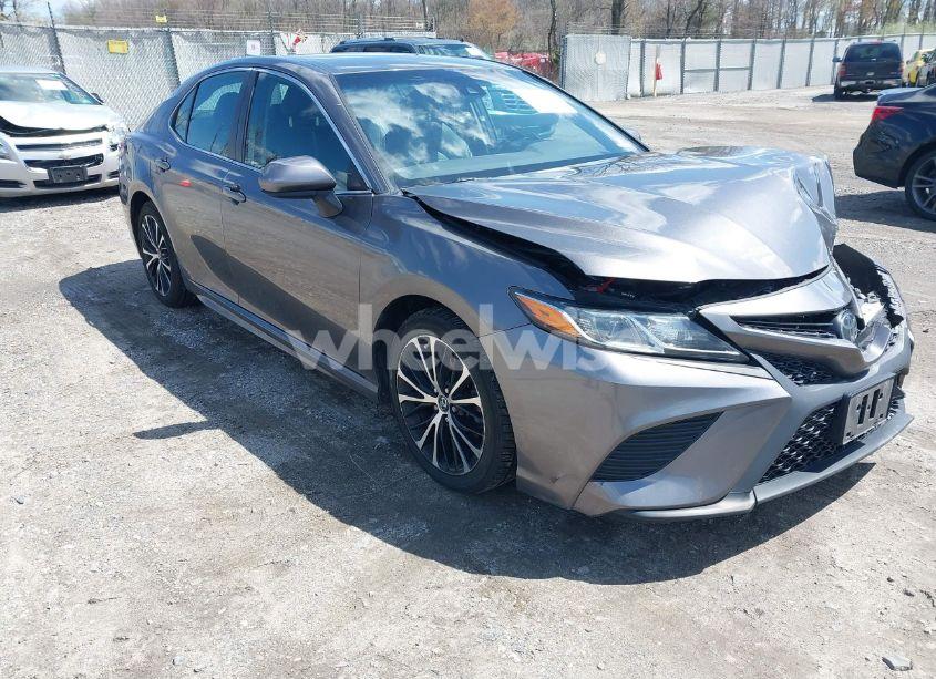 2019 Toyota Camry SE (VIN 4T1B11HK9KU800580) main photo