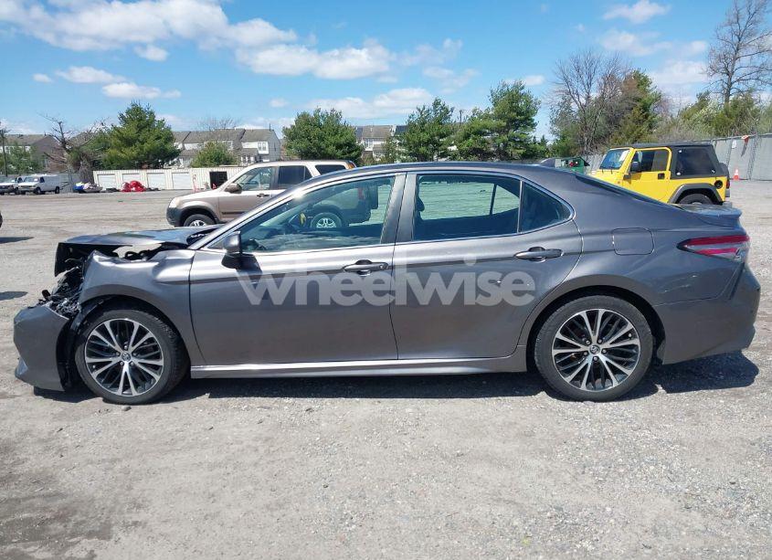 Photo 15 of 2019 Toyota Camry SE (VIN 4T1B11HK9KU800580)