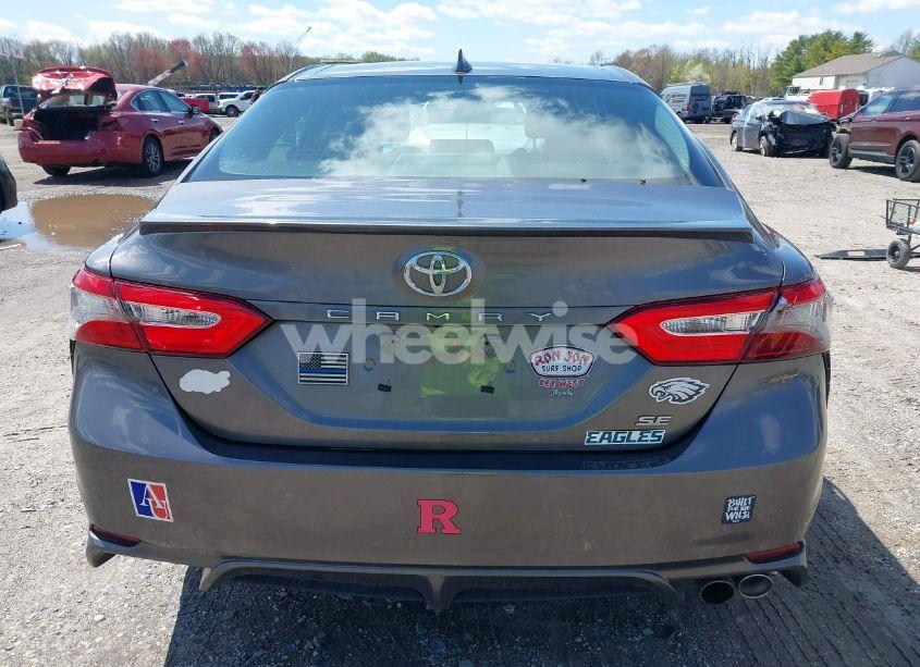 Photo 17 of 2019 Toyota Camry SE (VIN 4T1B11HK9KU800580)