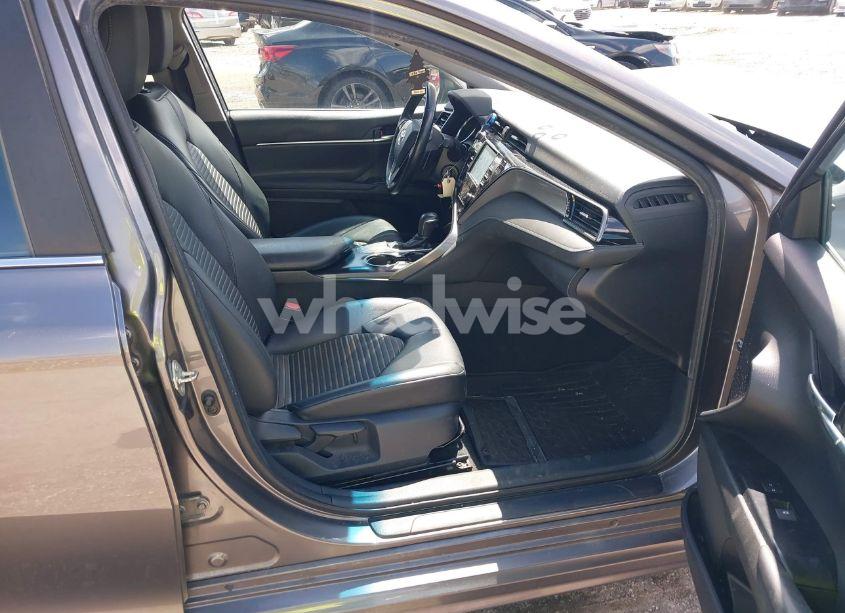 Photo 5 of 2019 Toyota Camry SE (VIN 4T1B11HK9KU800580)