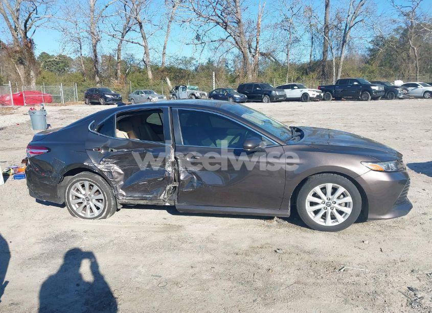 Photo 13 of 2019 Toyota Camry LE (VIN 4T1B11HK9KU809909)