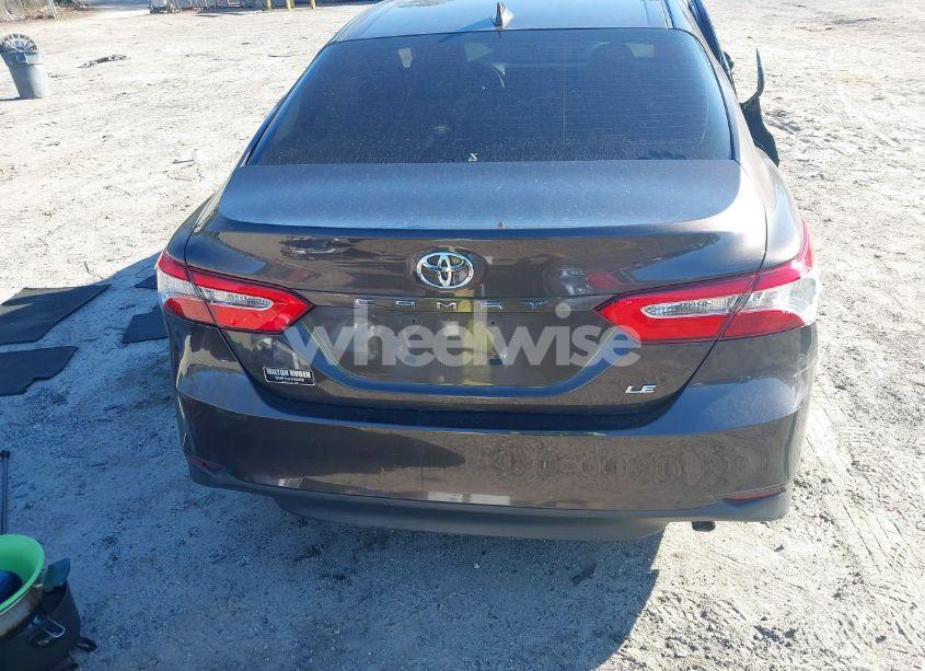 Photo 16 of 2019 Toyota Camry LE (VIN 4T1B11HK9KU809909)