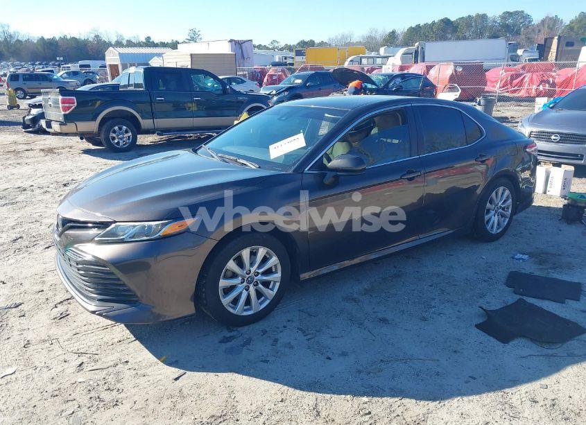 Photo 2 of 2019 Toyota Camry LE (VIN 4T1B11HK9KU809909)