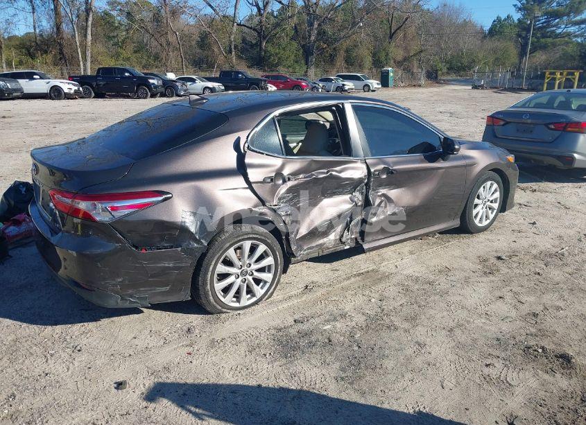 Photo 4 of 2019 Toyota Camry LE (VIN 4T1B11HK9KU809909)