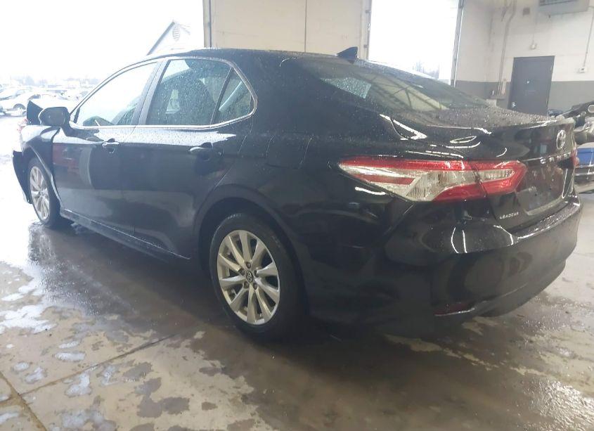 Photo 3 of 2019 Toyota Camry LE (VIN 4T1B11HK9KU815242)