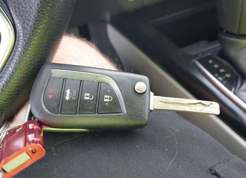 Photo 11 of 2019 Toyota Camry LE (VIN 4T1B11HK9KU826984)