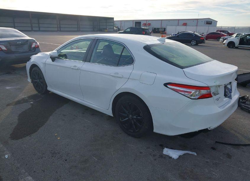 Photo 3 of 2019 Toyota Camry LE (VIN 4T1B11HK9KU826984)