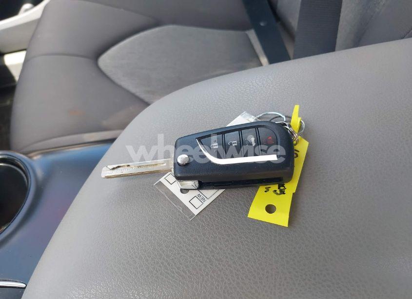 Photo 11 of 2019 Toyota Camry LE (VIN 4T1B11HK9KU847009)