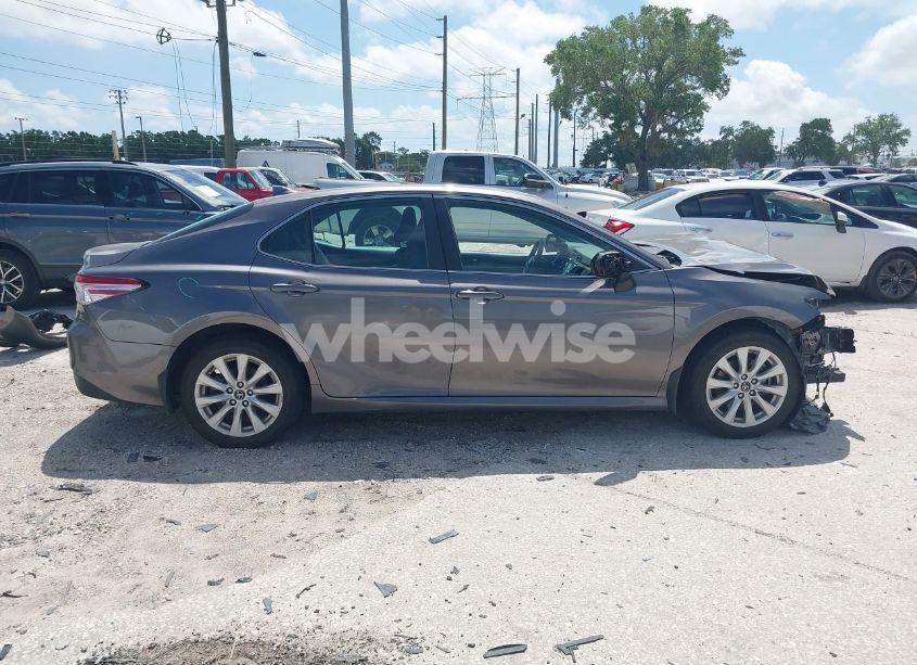 Photo 14 of 2019 Toyota Camry LE (VIN 4T1B11HK9KU847009)