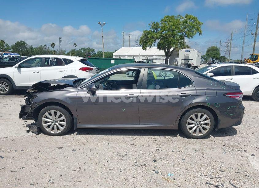 Photo 15 of 2019 Toyota Camry LE (VIN 4T1B11HK9KU847009)