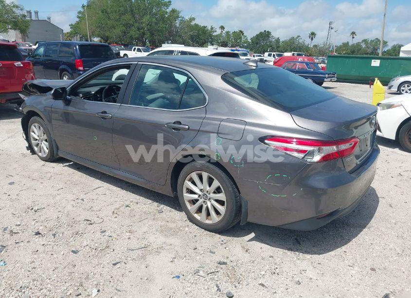 Photo 3 of 2019 Toyota Camry LE (VIN 4T1B11HK9KU847009)