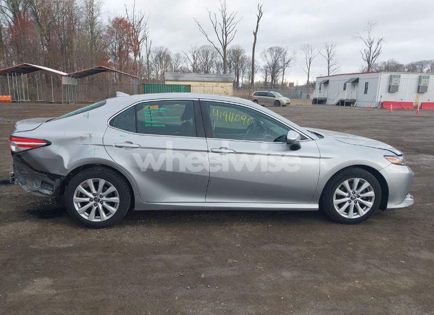 Photo 13 of 2019 Toyota Camry LE (VIN 4T1B11HK9KU851075)